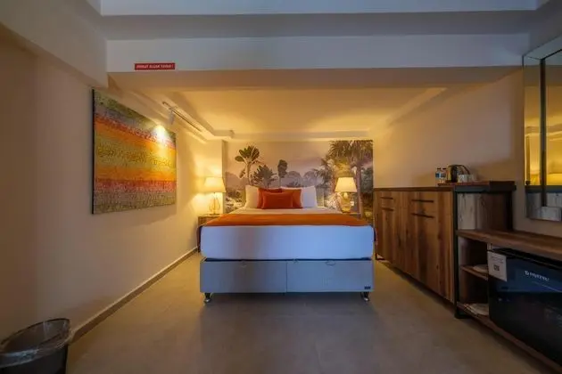 Suite, Deniz ve Havuz Manzaralı, Havuz Bağlantılı