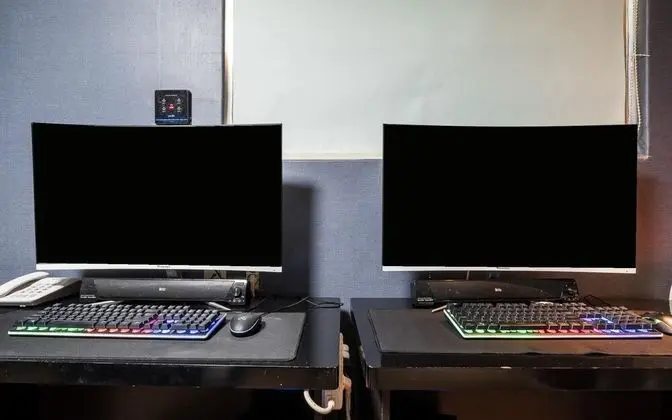 Oda (No-hard double PC room (Netflix is av)
