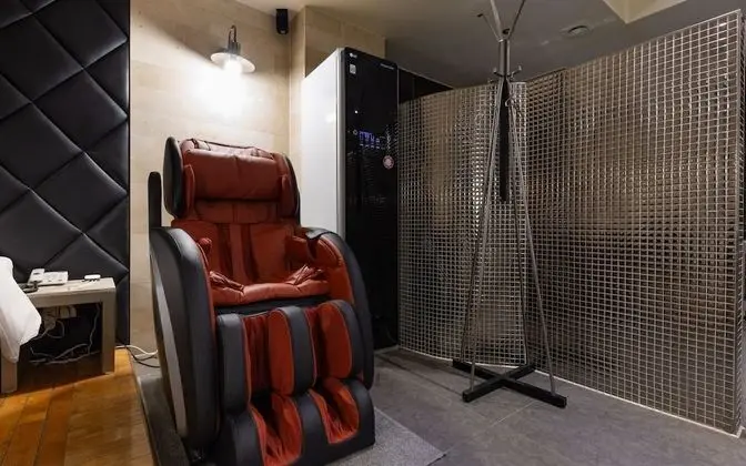 Oda (VIP with Massage Chair (65-inch TV OT)