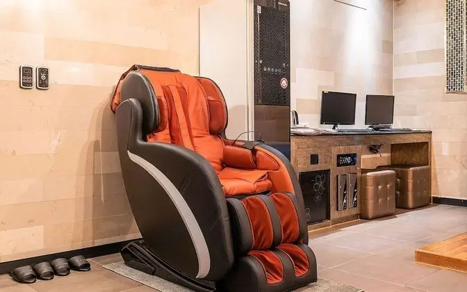 Oda (VIP with Massage Chair (65-inch TV OT)