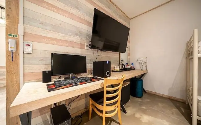 Oda (Cinema Triple Party Room (65-inch Sma)