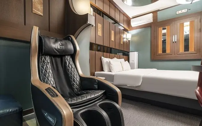 Oda (Suite (massage chair styler high-end )