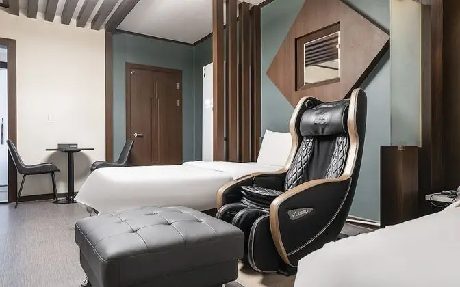Oda (Suite (massage chair styler high-end )
