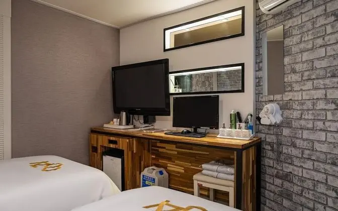 Oda (Twin - Yeonmudong single room (two be)