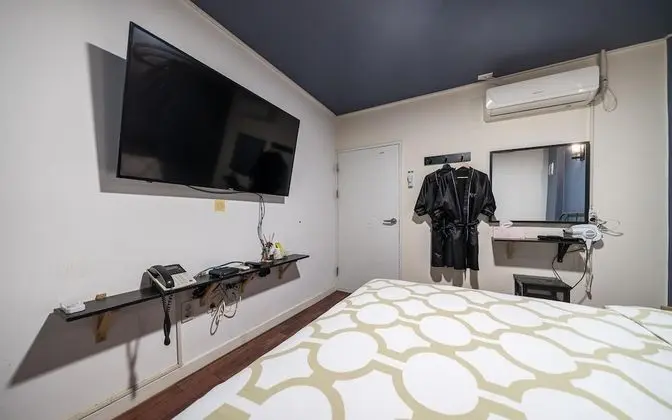 Oda (Standard Room (Free Netflix available)