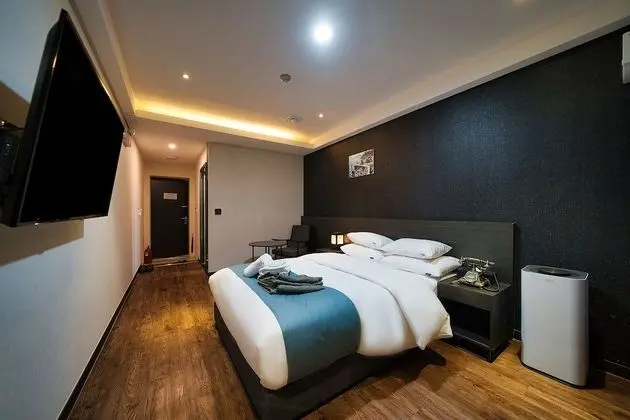 Deluxe Tek Büyük Yataklı Oda, 1 Çift Kişilik Yatak, Şehir Manzaralı