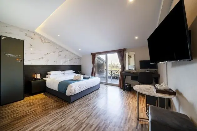 Design Süit, 1 Büyük (Queen) Boy Yatak, Sigara İçilmez, Şehir Manzaralı