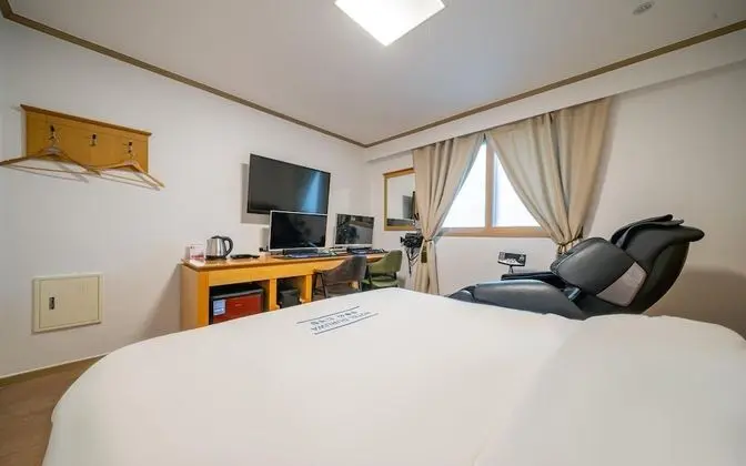 Oda (Massage Chair Room (Massage Room))