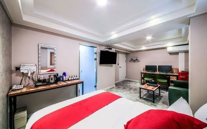 Oda (Deluxe rooms (no hard 2pc / available)