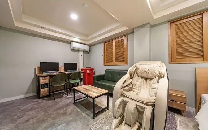 Oda (Deluxe rooms (no hard 2pc / available)