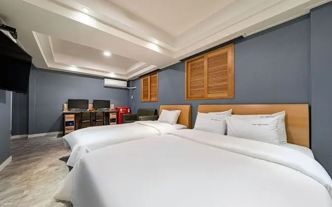 Oda (Deluxe twin room (no hard 2pc / avail)