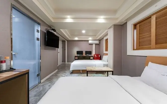 Oda (Deluxe twin room (no hard 2pc / avail)