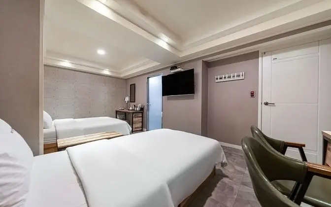 Oda (Deluxe twin room (no hard 2pc / avail)