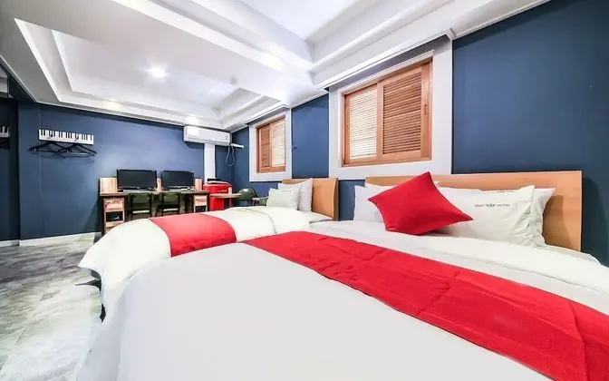 Oda (Deluxe twin room (no hard 2pc / avail)