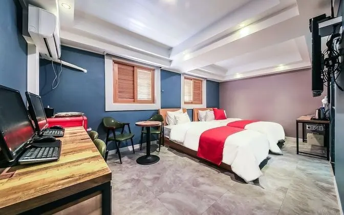 Oda (Deluxe twin room (no hard 2pc / avail)