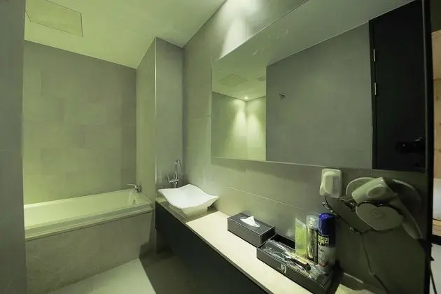 Oda (Premium Design (Single Spa Tub Platfo)