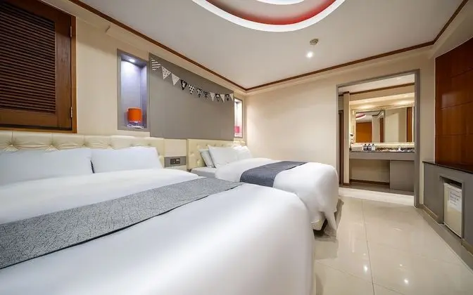 Oda (Twin suite (two double beds))