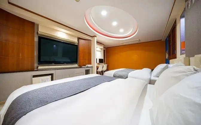Oda (Twin suite (two double beds))