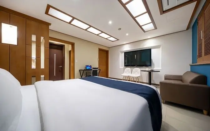 Oda (Whirlpool Special Room (65 TV Whirlpo)