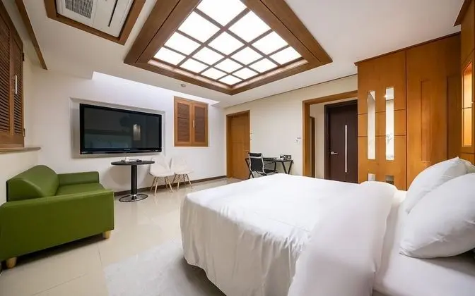Oda (Whirlpool Special Room (65 TV Whirlpo)