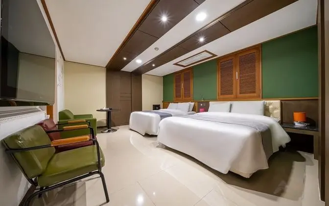Oda (Whirlpool Twin Special Room (65 TV tw)