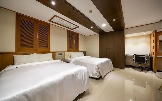 Oda (Whirlpool Twin Special Room (65 TV tw)