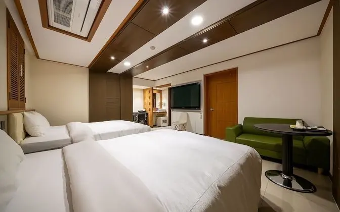 Oda (Whirlpool Twin Special Room (65 TV tw)