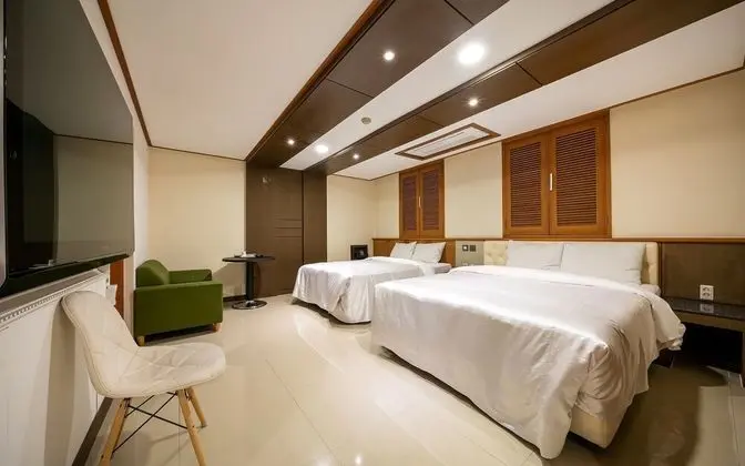 Oda (Whirlpool Twin Special Room (65 TV tw)