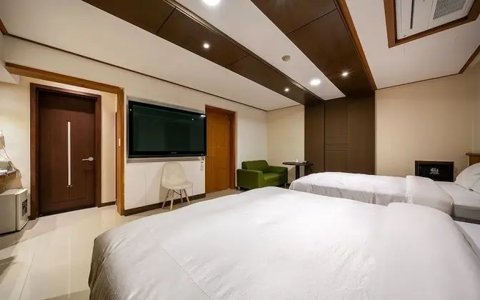 Oda (Whirlpool Twin Special Room (65 TV tw)