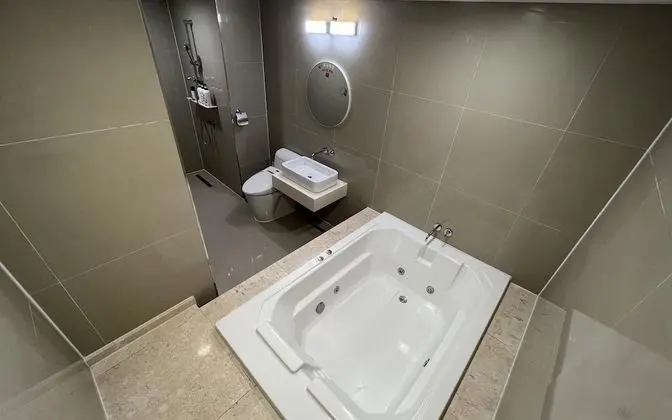 Oda (Whirlpool Twin Special Room (65 TV tw)
