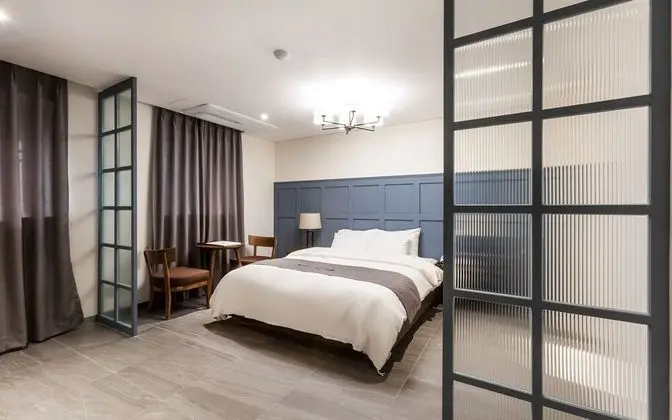 Oda (Deluxe-Double Room (Free standing bat)