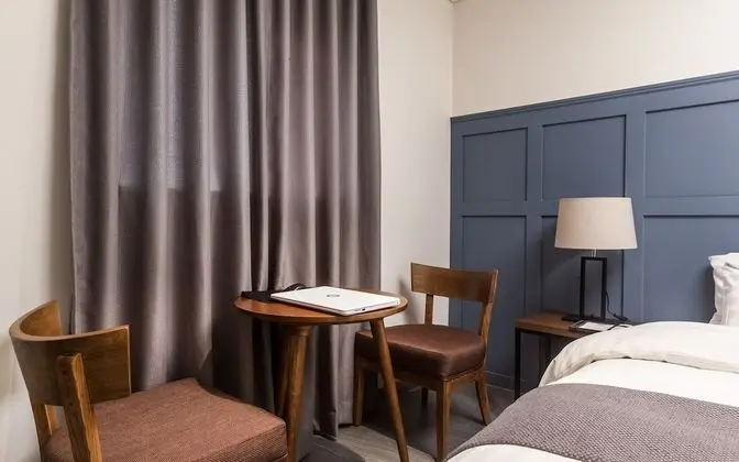 Oda (Deluxe-Double Room (Free standing bat)