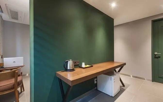 Oda (Deluxe-Double Room (Free standing bat)