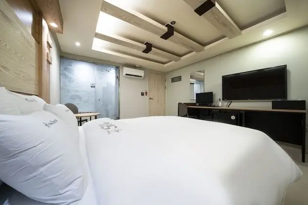 Deluxe Tek Büyük Yataklı Oda