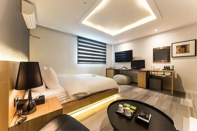Deluxe Tek Büyük Yataklı Oda, Sigara İçilebilir