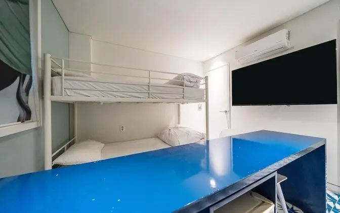 Oda (Jungle Room (Twin Bunk Bed Wave Netfl)