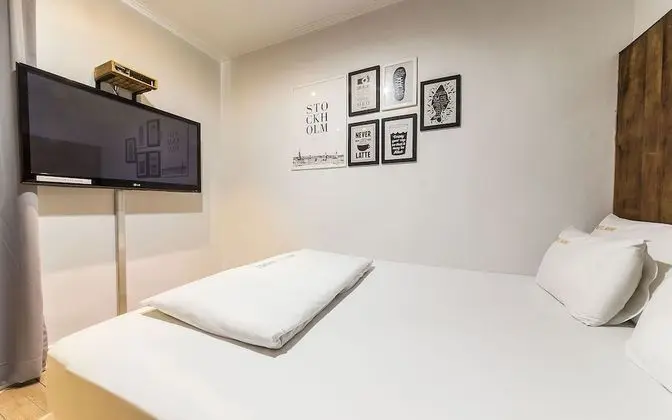 Oda (Terrace Room (Netflix available))