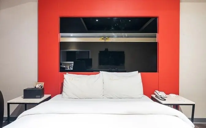 Oda (Gaming Room 1PC (32" Gaming 185H)