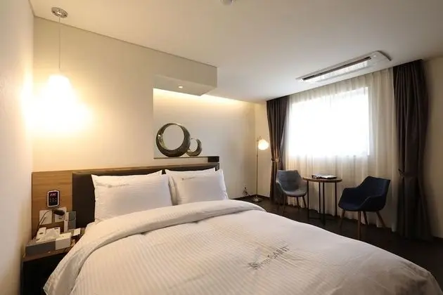 Deluxe