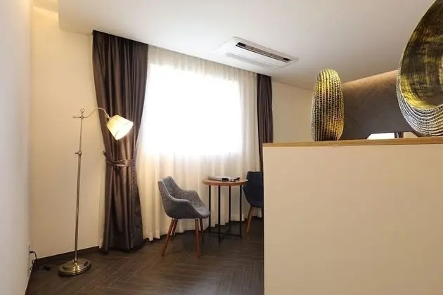 Deluxe