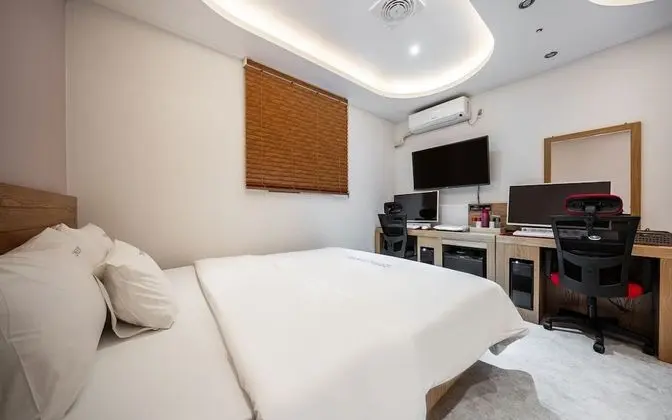 Oda (VIP Room with Couple PC (i5-9500F/RTX)