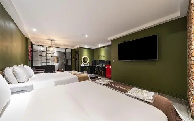 Oda (Deluxe Room / Latex (65TV/I3-9100 GTX)
