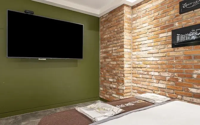 Oda (Deluxe Room / Latex (65TV/I3-9100 GTX)