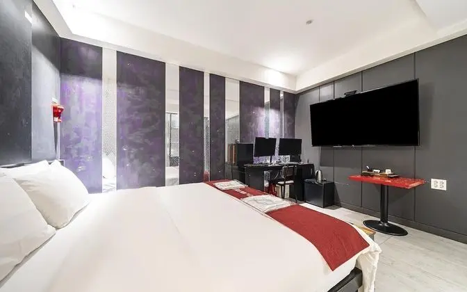 Oda (Semi-private room (65-inch TV/Netflix)