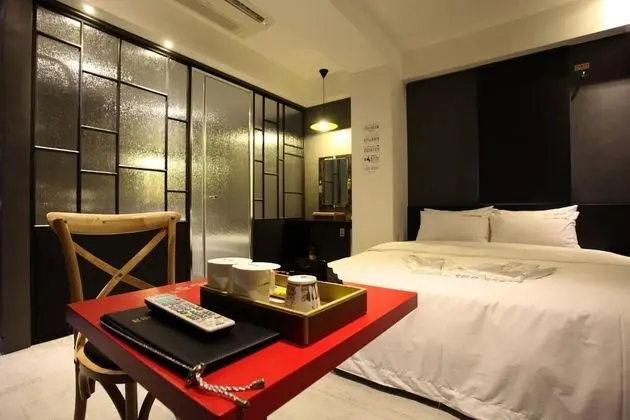 Oda (Semi-private room (65-inch TV/Netflix)