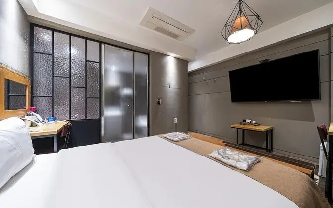 Oda (Standard room (65 inch TV/latex/Netfl)