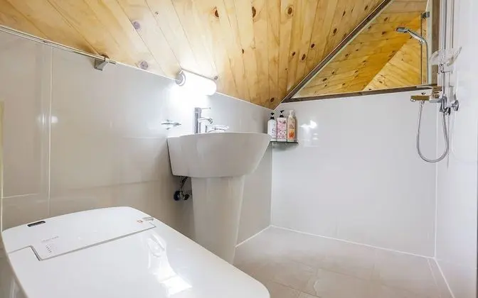 Oda (Mini Room (Netflix YouTube available )