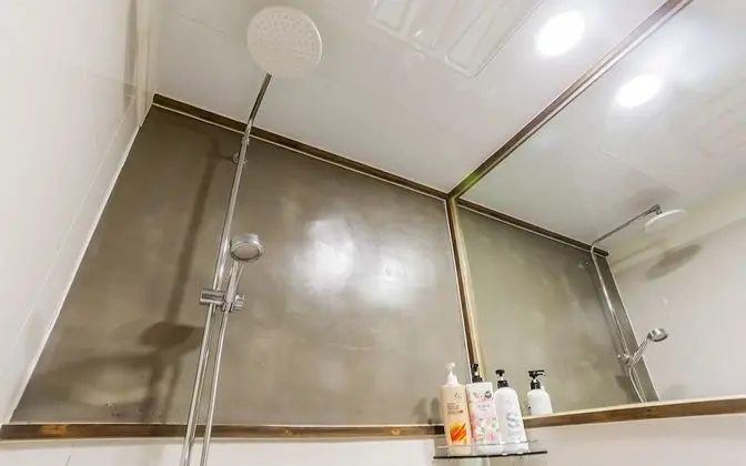 Oda (Special Room A (Netflix YouTube avail)