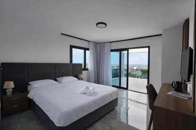 Deniz Manzaralı Teraslı Standard Room