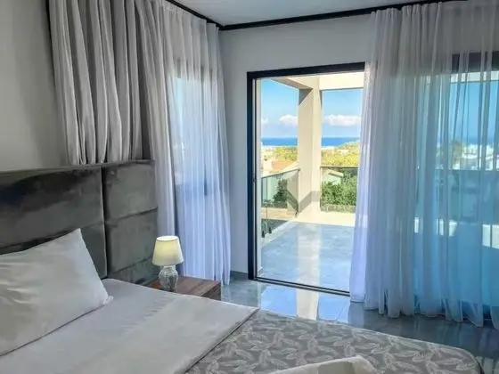 Deniz Manzaralı Teraslı Standard Room